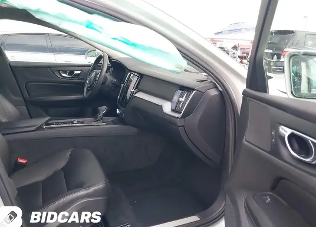 VOLVO S60 T5 MOMENTUM 2020