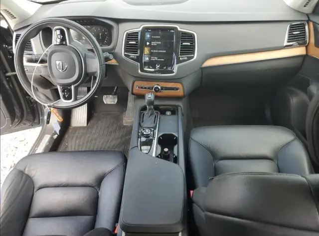 VOLVO XC90 MOMENTUM 2022