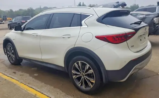 INFINITI QX30 PREMIUM 2016