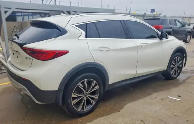 INFINITI QX30 PREMIUM 2016