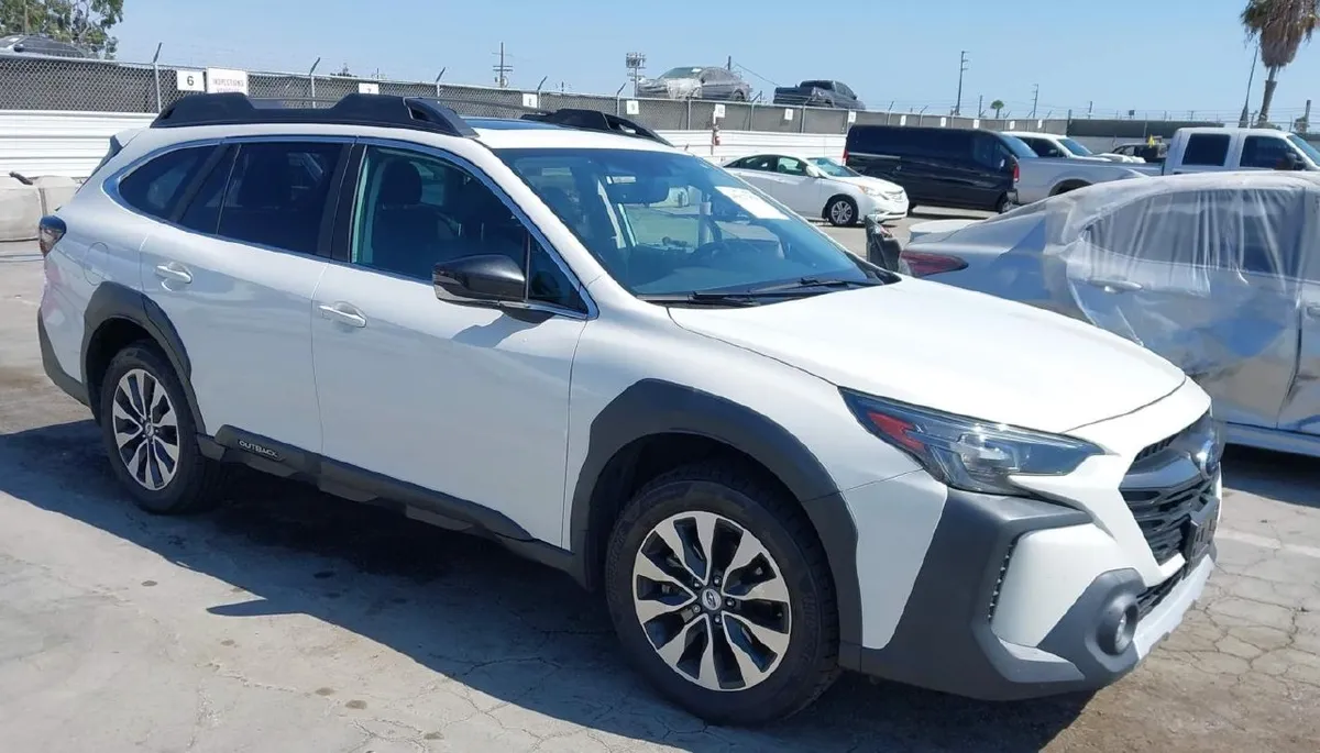 SUBARU OUTBACK LIMITED 2023