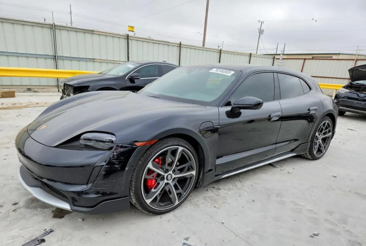 PORSCHE TAYCAN CROSS TURISMO 4S 2023