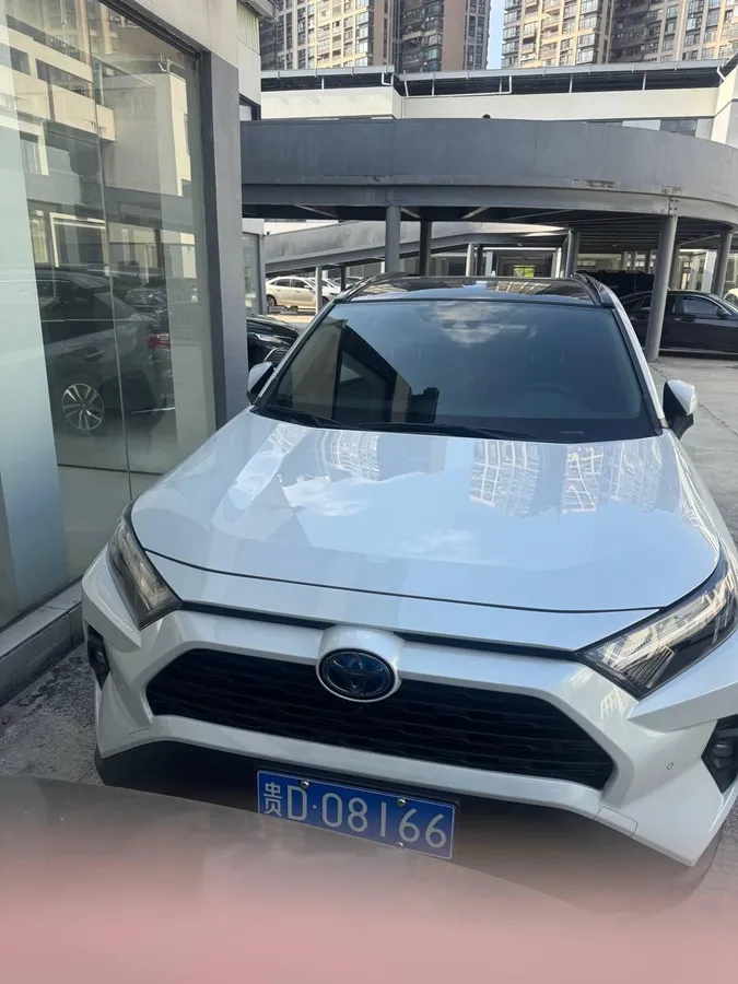 TOYOTA RAV 2025