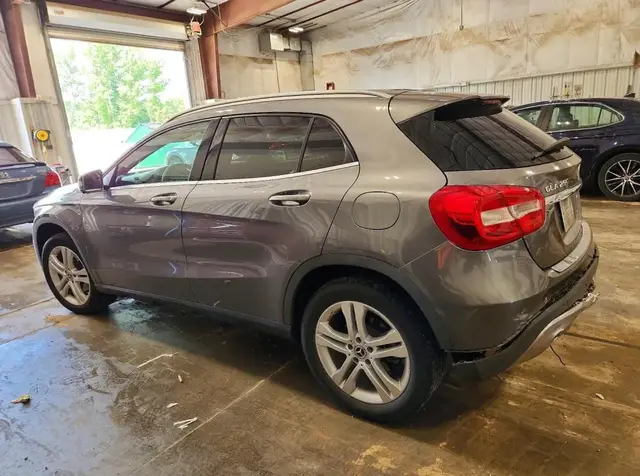 MERCEDES-BENZ GLA 4MATIC 2019