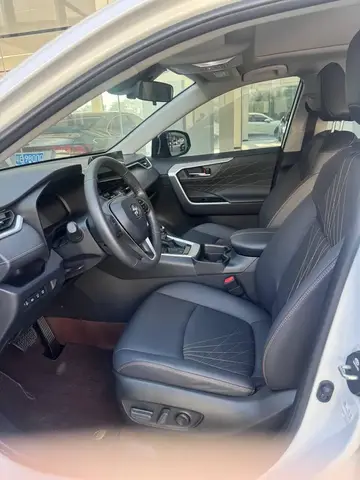 TOYOTA RAV 2025