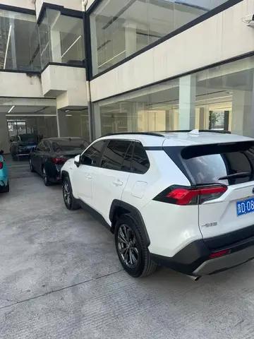 TOYOTA RAV 2025